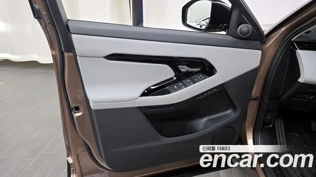 Land Rover Range Rover Evoque 2025 thumb 8