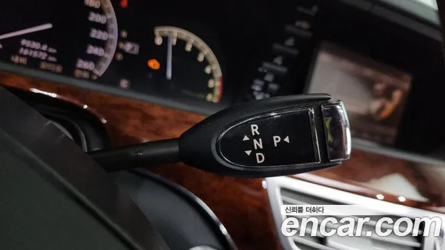 Mercedes-Benz S-Class 2009 thumb 9