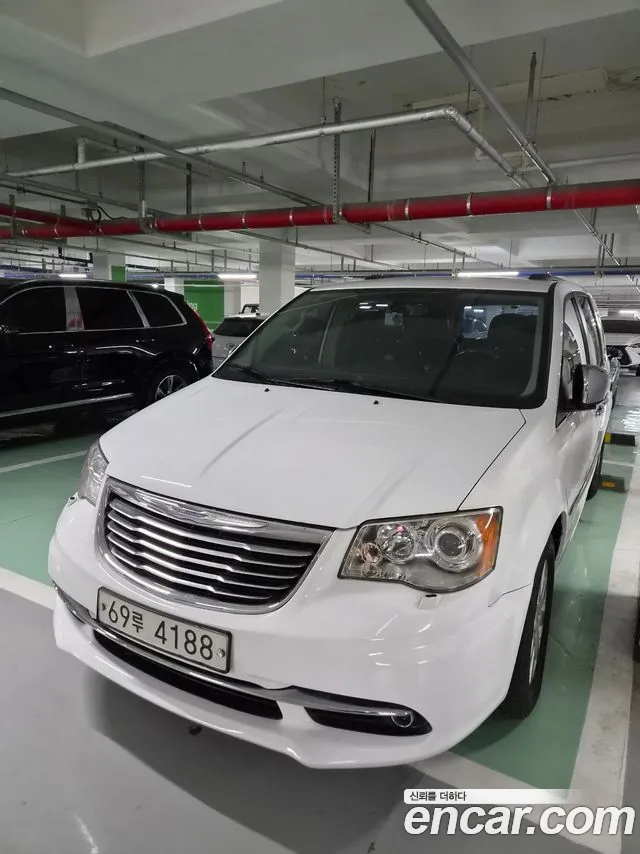Chrysler Grand Voyager 2014 thumb 8