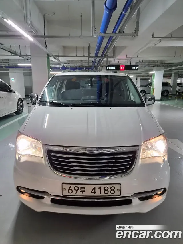 Chrysler Grand Voyager 2014 thumb 10