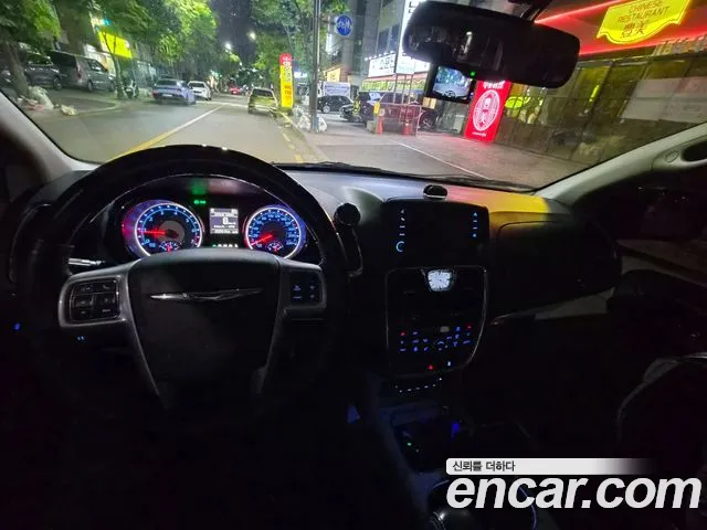 Chrysler Grand Voyager 2014 thumb 12