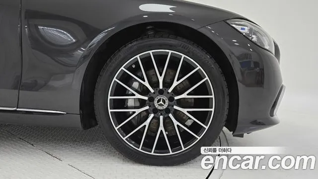 Mercedes-Benz S-Class 2025 thumb 4