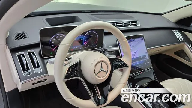 Mercedes-Benz S-Class 2025 thumb 9