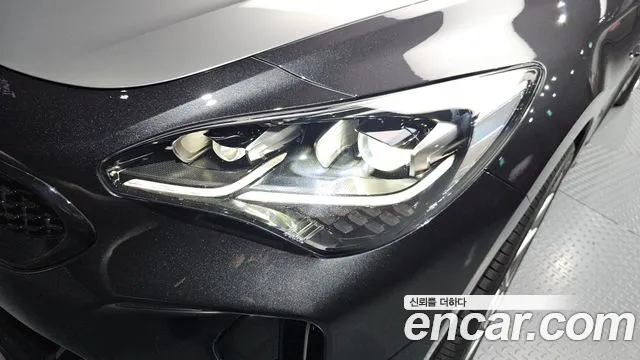 Kia Stinger 2017 thumb 3