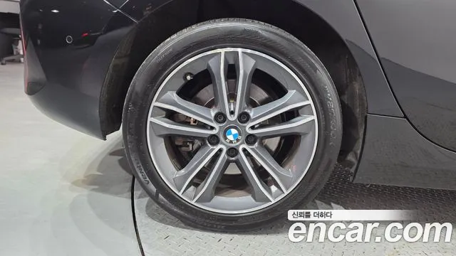 BMW 1 серии 2022 thumb 10