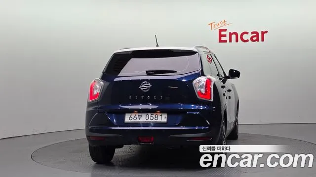 KGM Tivoli 2015 thumb 6