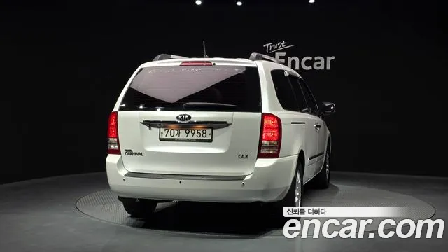 Kia Canival 2013 thumb 12