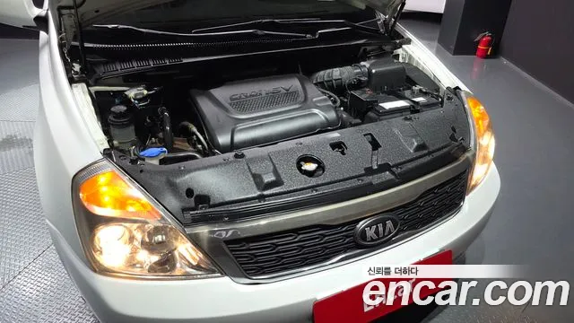 Kia Canival 2013 thumb 4