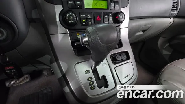 Kia Canival 2013 thumb 11