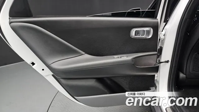 Hyundai Ioniq6 2023 thumb 6
