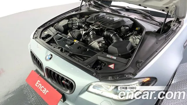 BMW M5 2016 thumb 2