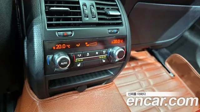 BMW M5 2016 thumb 8