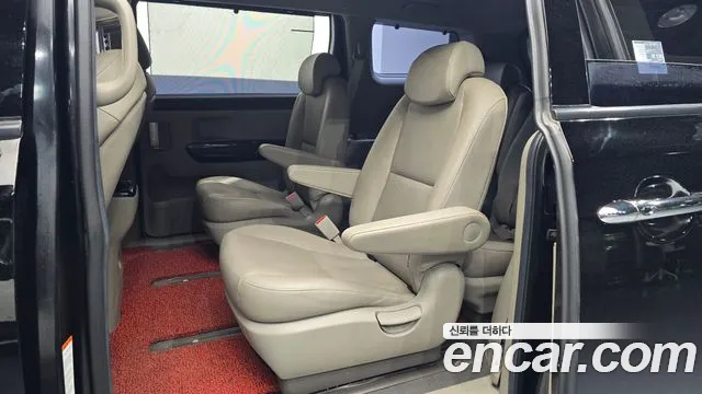 Kia Carnival 2019 thumb 3