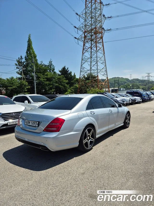Mercedes-Benz S-Class 2011 thumb 3