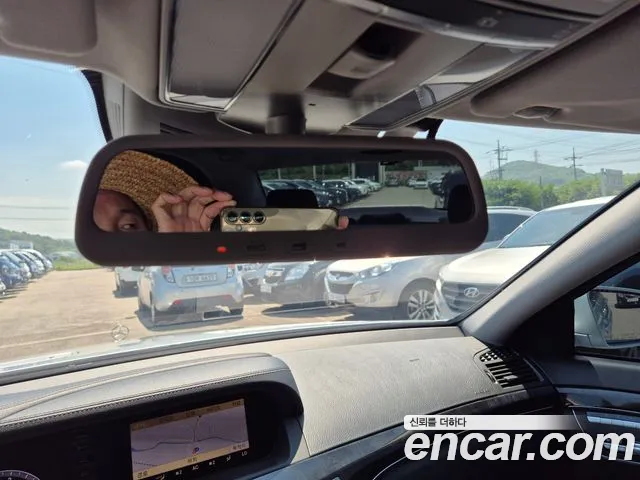 Mercedes-Benz S-Class 2011 thumb 10