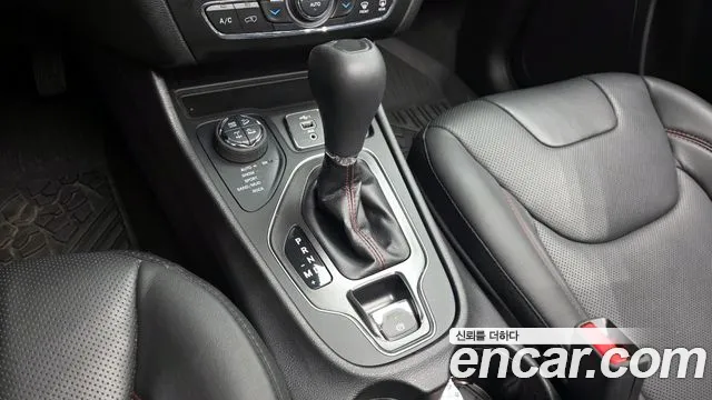 Jeep Cherokee 2021 thumb 3
