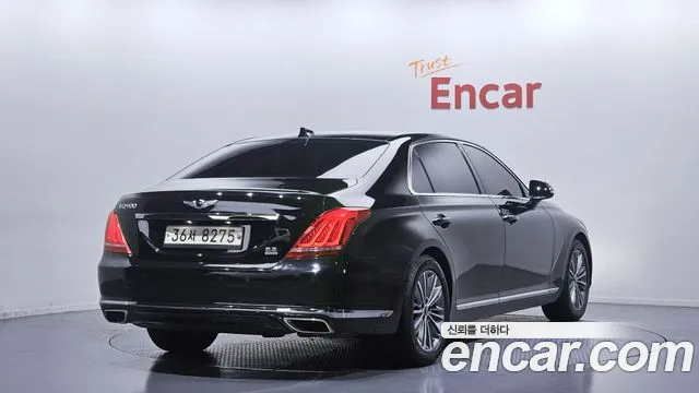 Genesis G90 2017 thumb 8