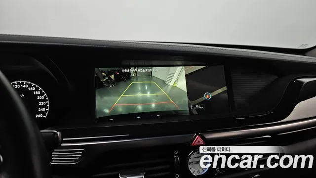 Genesis G90 2017 thumb 12
