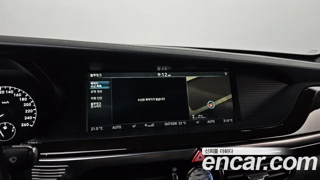 Genesis G90 2017 thumb 7