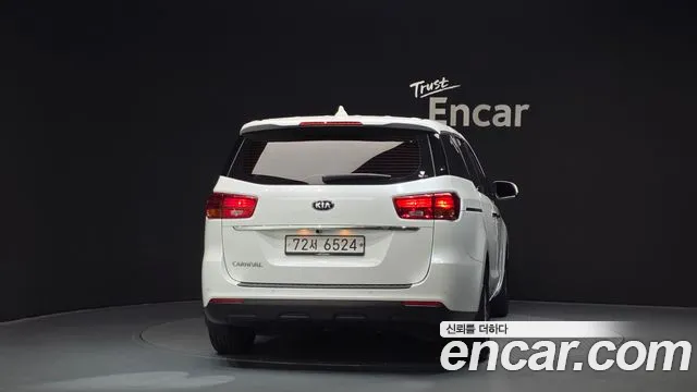 Kia Carnival 2019 thumb 4