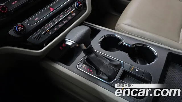 Kia Carnival 2019 thumb 9