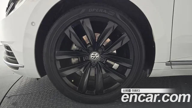 Volkswagen Arteon 2019 thumb 2
