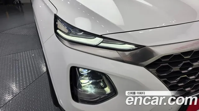 Hyundai Santa Fe 2019 thumb 2