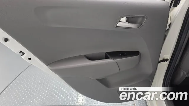 Kia morning 2020 thumb 6