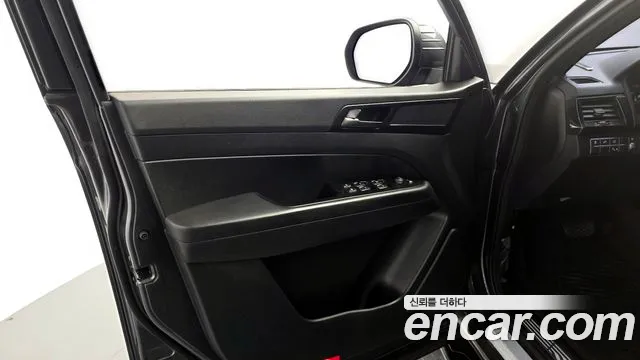 KGM Rexton 2019 thumb 5