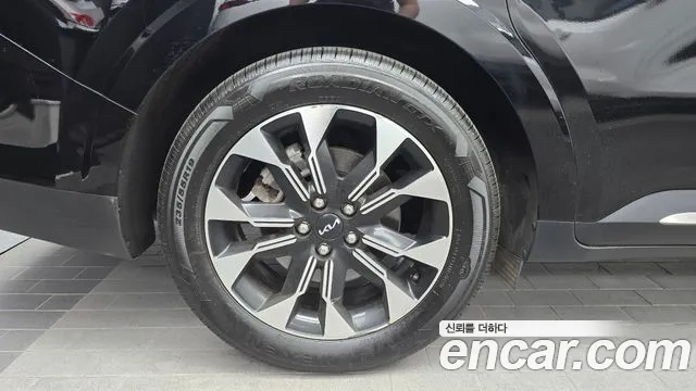 Kia Carnival 2023 thumb 3