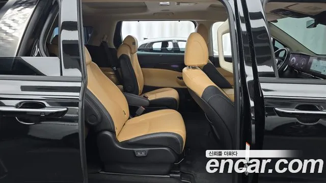 Kia Carnival 2023 thumb 12