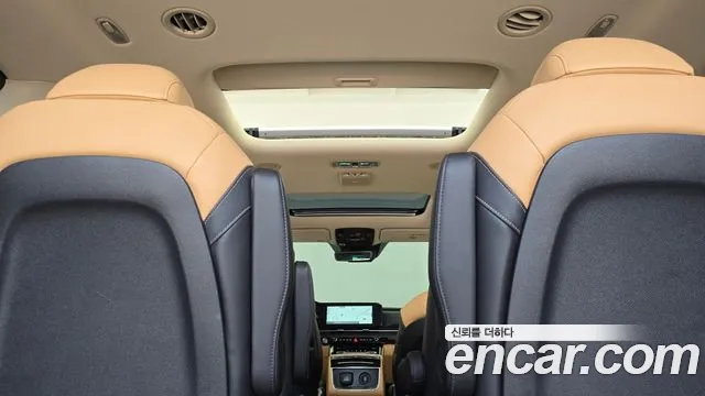 Kia Carnival 2023 thumb 11