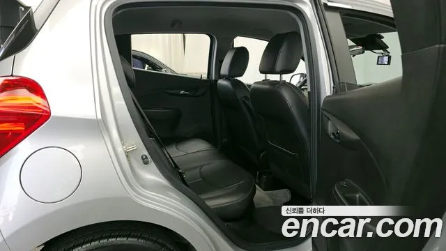 Chevrolet Spark 2018 thumb 2