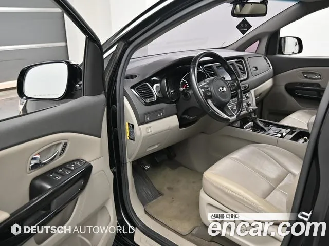 Kia Carnival 2017 thumb 9