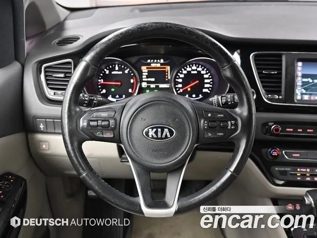 Kia Carnival 2017 thumb 7