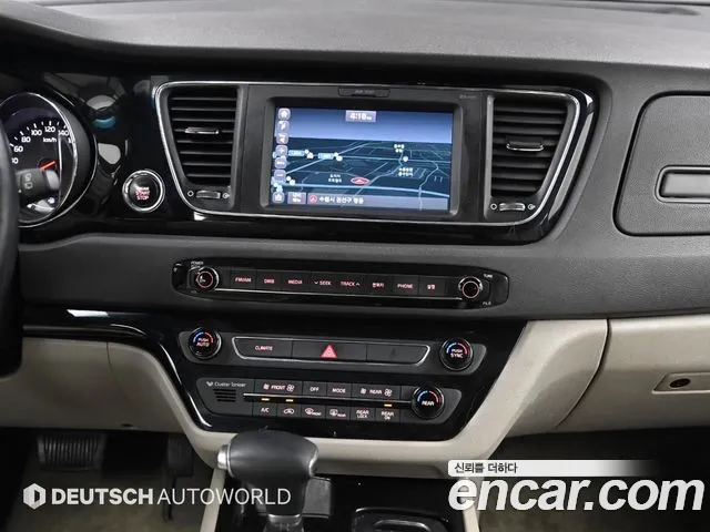 Kia Carnival 2017 thumb 3
