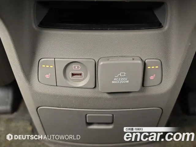 Kia Carnival 2017 thumb 2