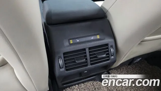 Land Rover Discovery Sport 2021 thumb 7