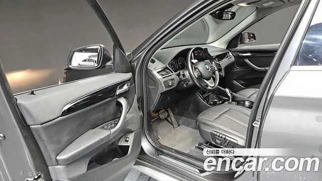 BMW X1 2022 thumb 3