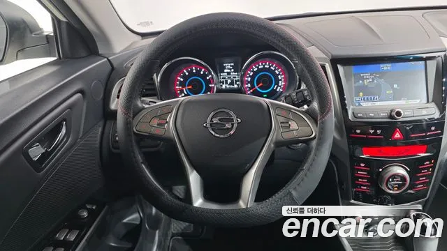 KGM Tivoli 2015 thumb 2