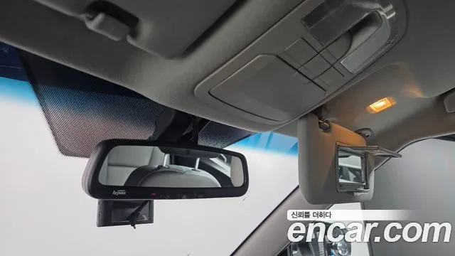 KGM Tivoli 2015 thumb 5