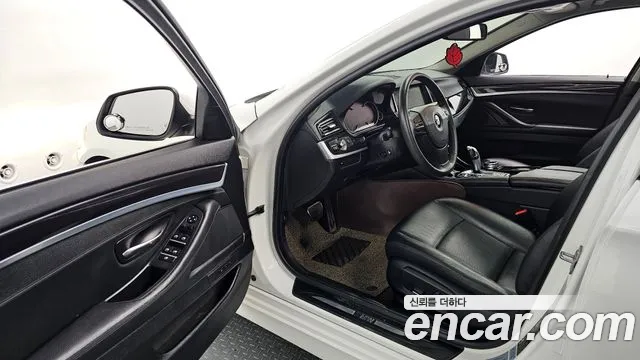 BMW 5 серии 2014 thumb 2