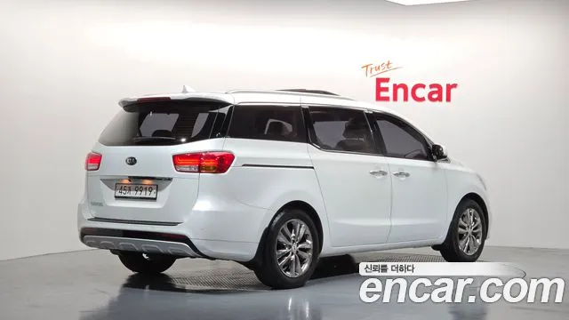 Kia Carnival 2017 thumb 4