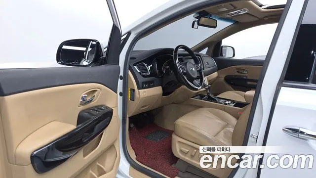 Kia Carnival 2017 thumb 3
