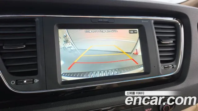 Kia Carnival 2017 thumb 5
