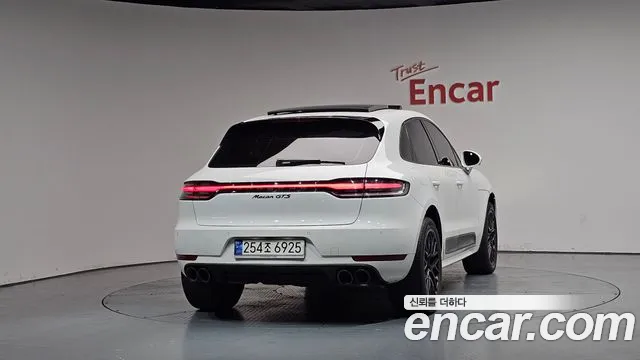 Porsche Macan 2017 thumb 8