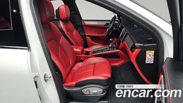Porsche Macan 2017 thumb 6
