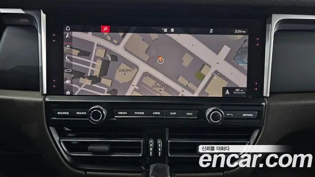 Porsche Macan 2019 thumb 2