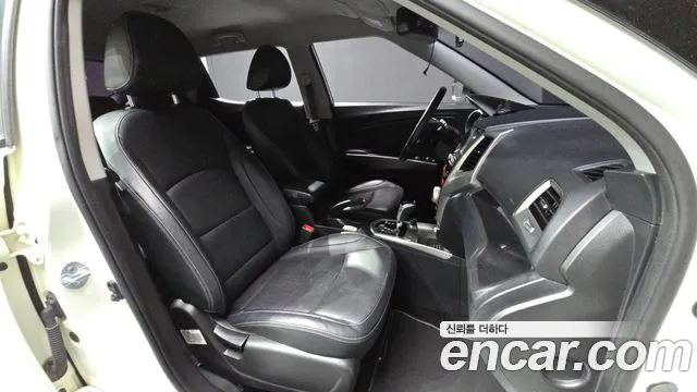 KGM Tivoli 2016 thumb 10