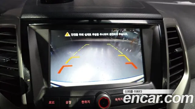 KGM Tivoli 2016 thumb 12